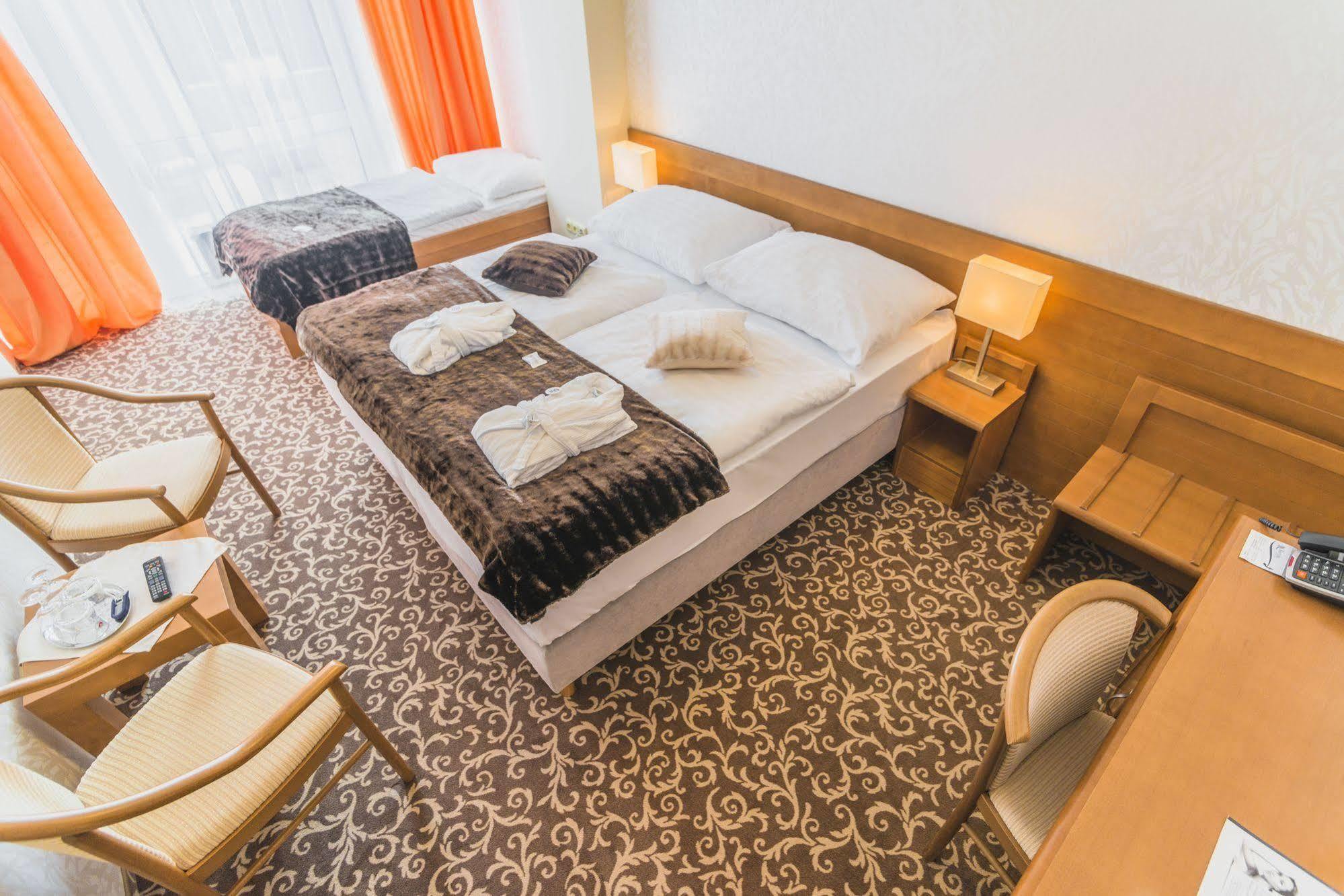 Kontakt Wellness Hotel Tatranská Lomnica Exterior photo